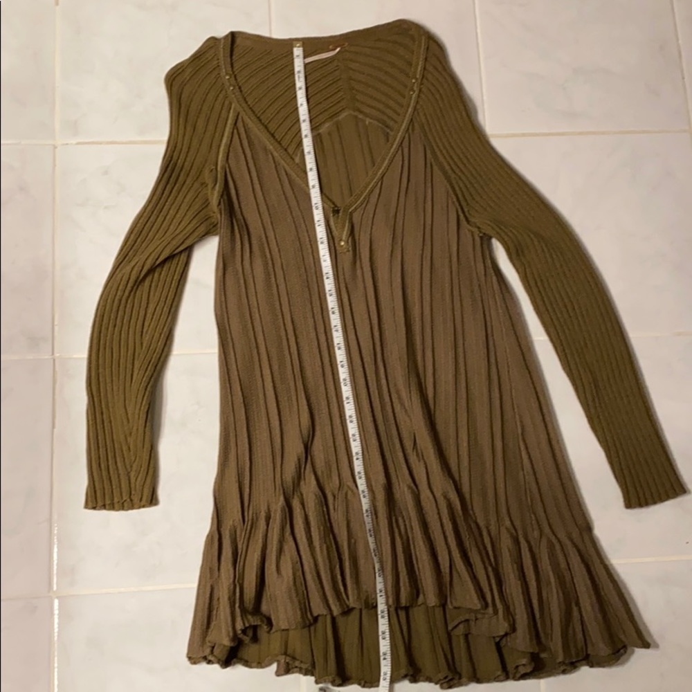 Dress - Picture 2 of 4